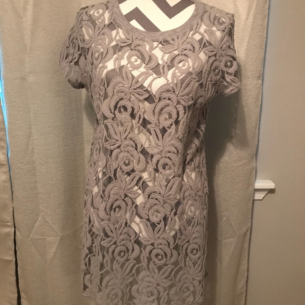 Gray flower design top (long)